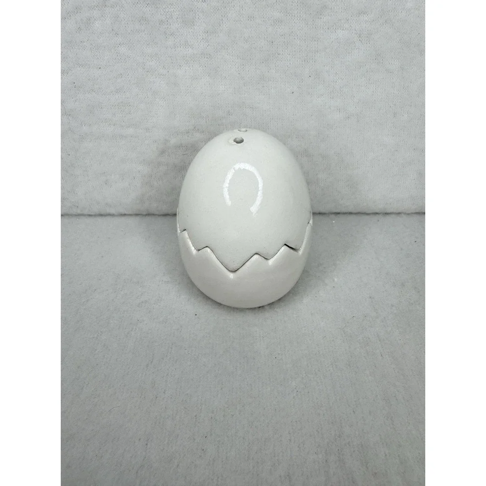 Vintage Ceramic Egg Salt Pepper Shakers White Cracked Shell Japan‎